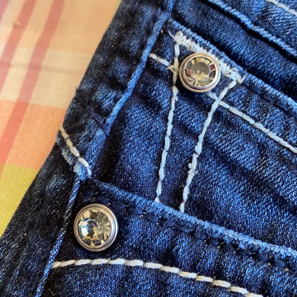 ๐ NWT! Bling Stephanie Boot Cut Rock Revial jeans - Picture 4 of 10